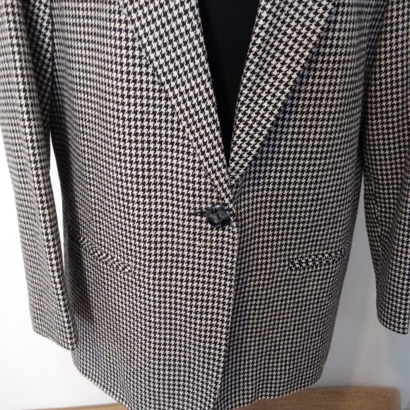 Sag Harbor Jacket - Picture 2 of 6